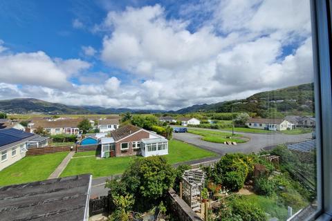 7 bedroom end of terrace house for sale, 34 Belgrave Road, Fairbourne, LL38 2AZ