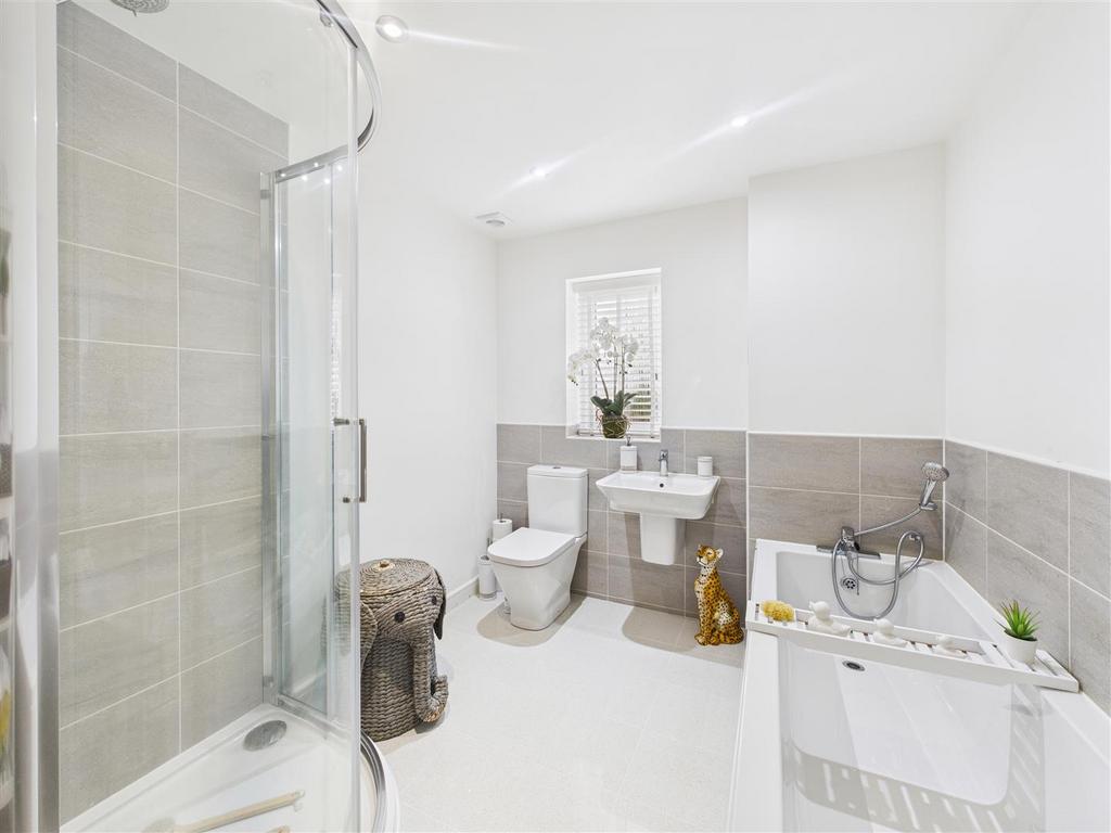 CAM05476 G0-PR0023-STILL026.jpg