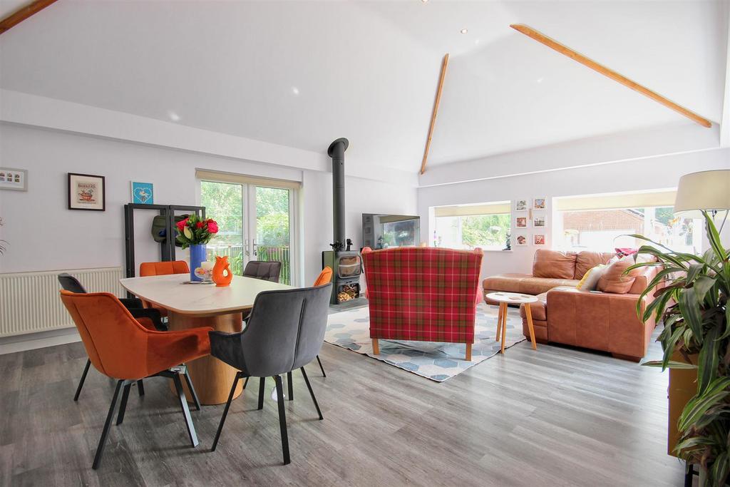 Lounge and dining room