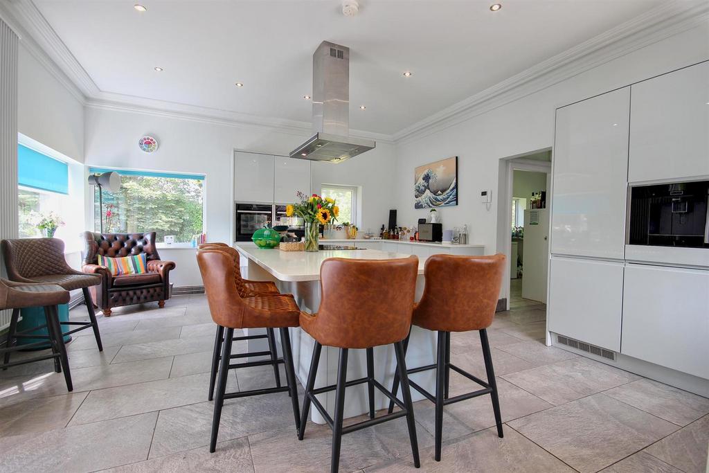 Dining kitchen
