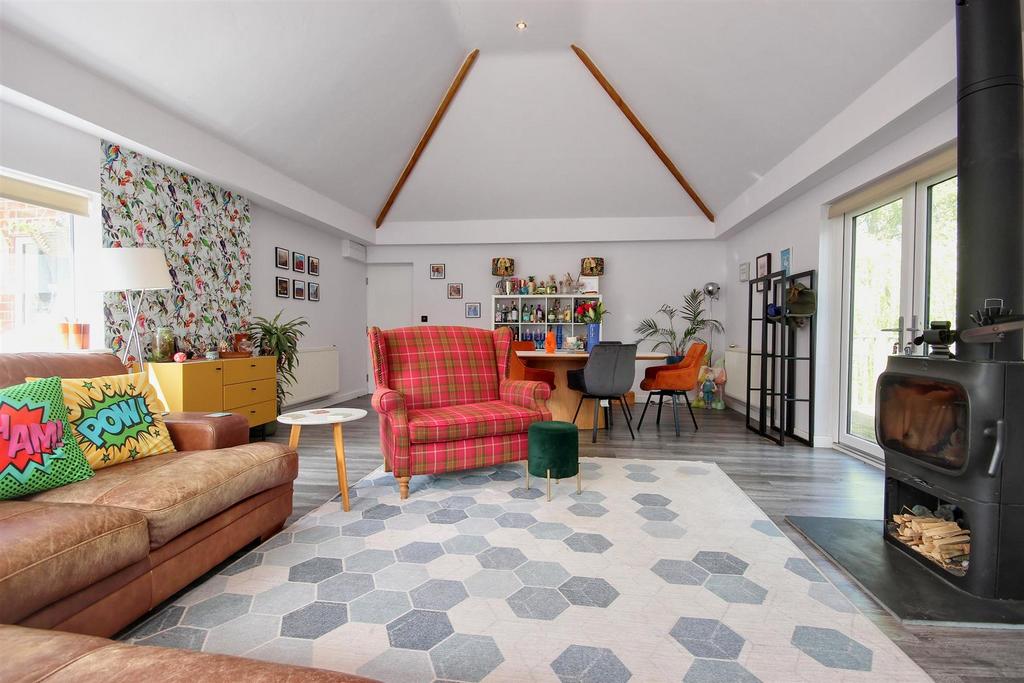 Lounge and dining room