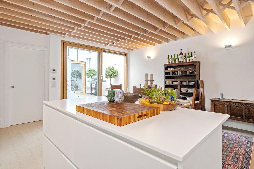 Kitchen Dining Area