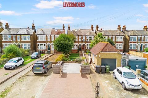 4 bedroom semi-detached house for sale, Priory Road, Dartford