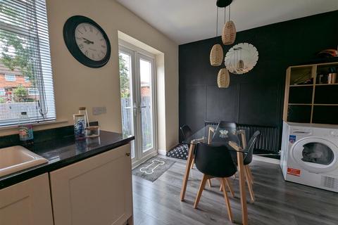 3 bedroom end of terrace house for sale, Nickstream Lane, Darlington