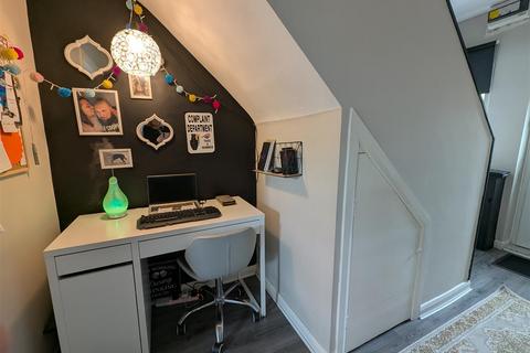 3 bedroom end of terrace house for sale, Nickstream Lane, Darlington