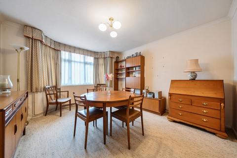3 bedroom detached house for sale, Charlecote Drive, Wollaton NG8