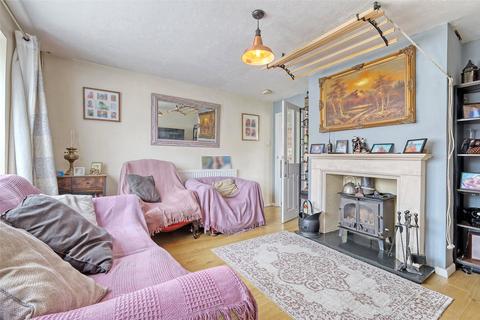 24 Olivers Crescent, Great Wakering, Southend-on-sea, SS3 0ES