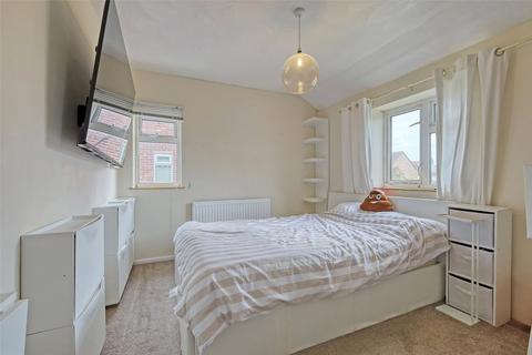 24 Olivers Crescent, Great Wakering, Southend-on-sea, SS3 0ES