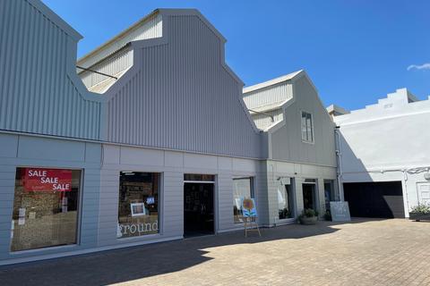 Retail property (high street) to rent, King St Wilton SP2 0RS