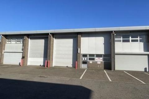 Distribution warehouse to rent, 27-31 Dairy Meadow Ln Salisbury SP1 2TJ