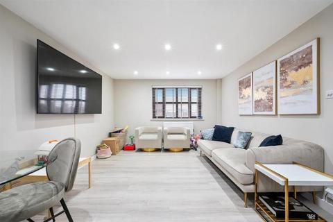2 bedroom apartment for sale, Lime Court, 1 Lewis Road, Mitcham, Surrey, CR4