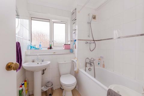 undefined, Grampian Way, Langley SL3