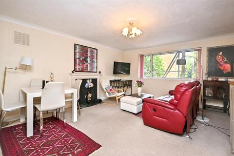 1 bedroom retirement property for sale, St. Leonards Road, Eastbourne