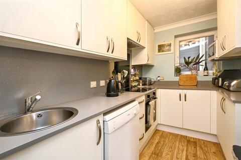 1 bedroom retirement property for sale, St. Leonards Road, Eastbourne