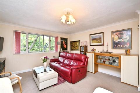 1 bedroom retirement property for sale, St. Leonards Road, Eastbourne