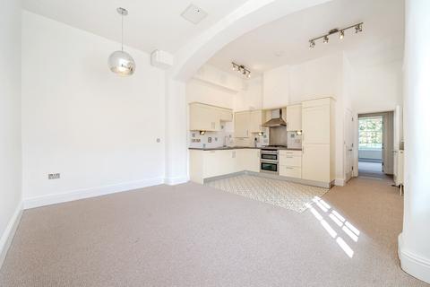 undefined, Annecy Court