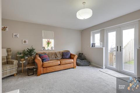3 bedroom end of terrace house for sale, Huddersfield Road, Holmfirth HD9