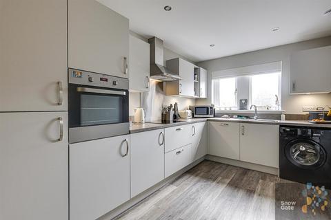 3 bedroom end of terrace house for sale, Huddersfield Road, Holmfirth HD9