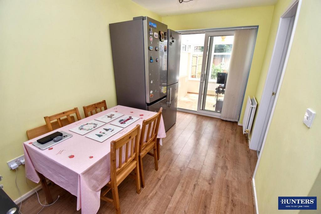 Lounge-dining