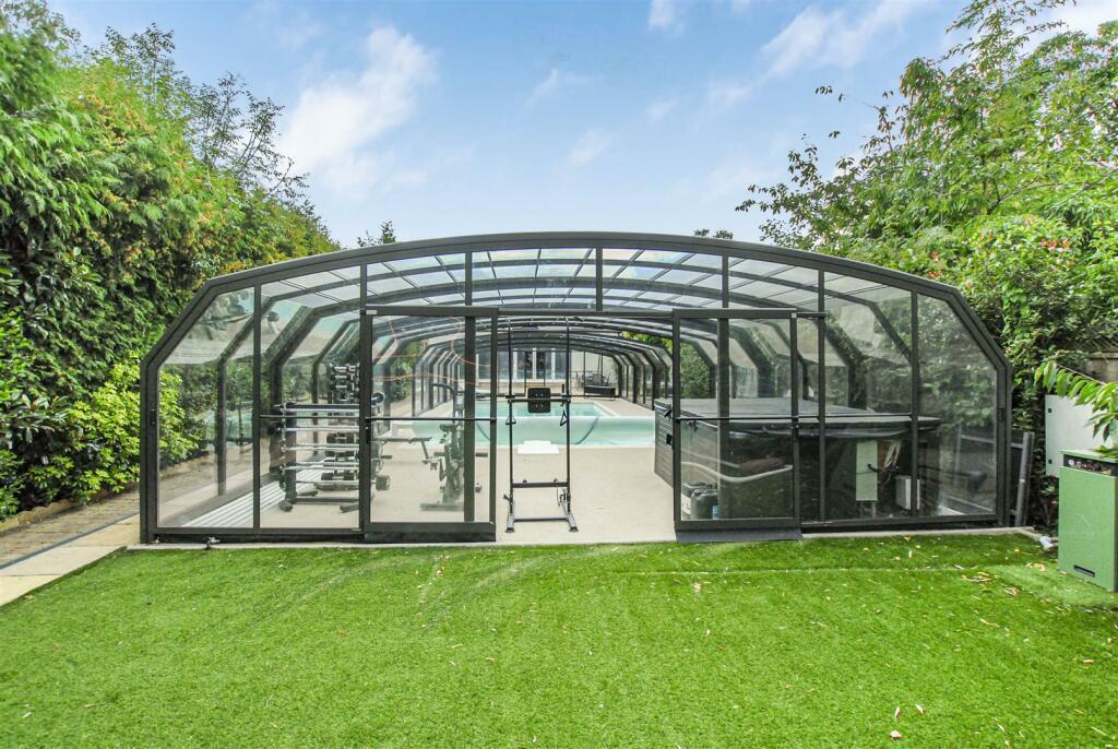 Swimming pool 6.jpg