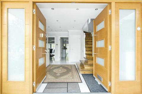 38 Frays Avenue, West Drayton, UB7 7AG