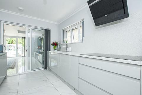 38 Frays Avenue, West Drayton, UB7 7AG