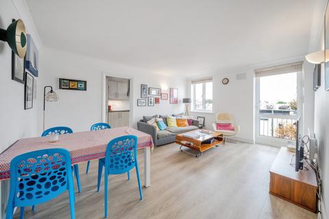 2 bedroom flat for sale, Clapham High Street, London, SW4