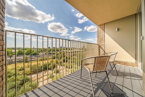 2 bedroom flat for sale, Goodwood Road, London SE14