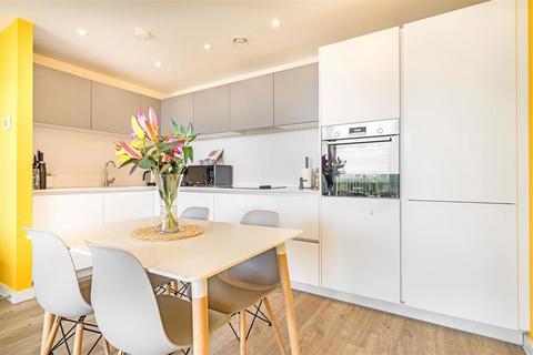 2 bedroom flat for sale, Goodwood Road, London SE14