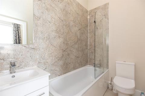Flat 3, 30 Apsley Road, Bristol, BS8 2SS