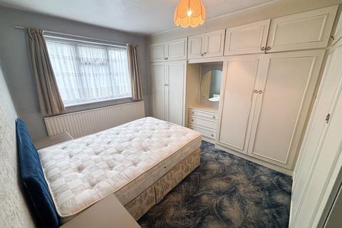3 bedroom flat for sale, Teesdale Road, London, E11