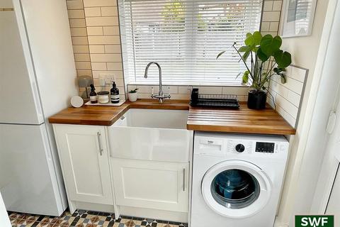 3 bedroom semi-detached house for sale, Windsor Avenue, Penn