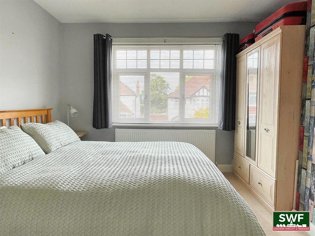 BEDROOM1 A.jpg