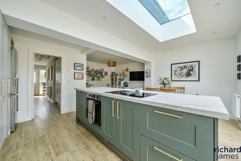 7 Rowan Drive, Royal Wootton Bassett, Swindon, SN4 7ES