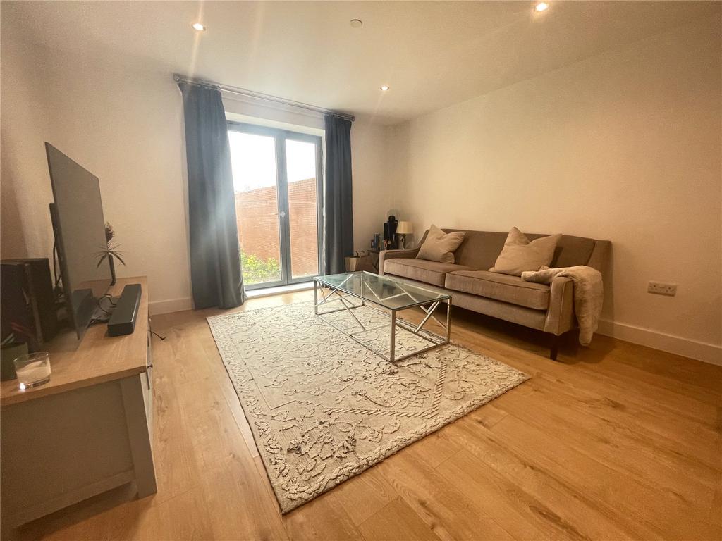 21 Leylands House6