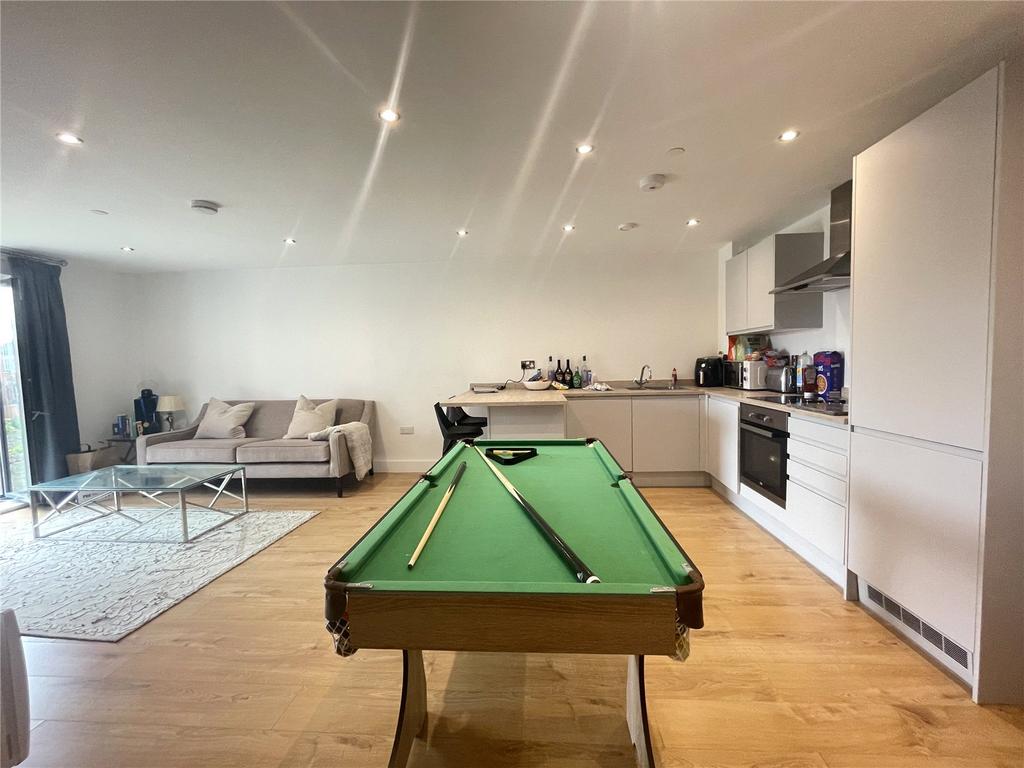 21 Leylands House8