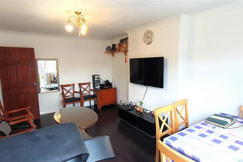 104 Bedfont Close, Feltham, TW14 8LF