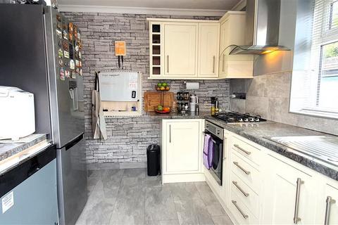104 Bedfont Close, Feltham, TW14 8LF