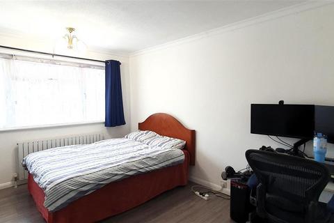 104 Bedfont Close, Feltham, TW14 8LF