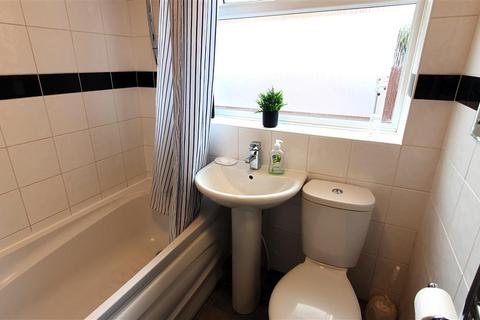 104 Bedfont Close, Feltham, TW14 8LF