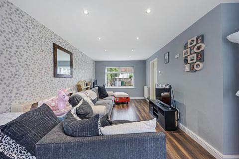 11 Mayfield Avenue, Widnes, WA8 8PH