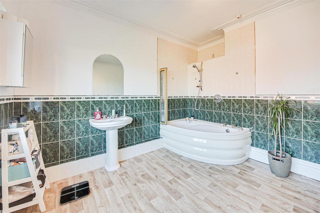 Ensuite