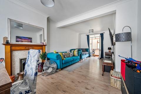3 bedroom semi-detached house for sale, Basingstoke Road, Reading, Berkshire
