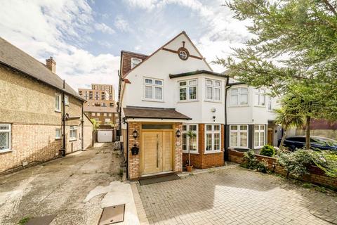undefined, Glendun Road, London W3