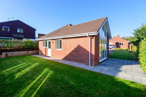 2 bedroom bungalow for sale, Lansdowne Gardens, Romsey, Hampshire, SO51