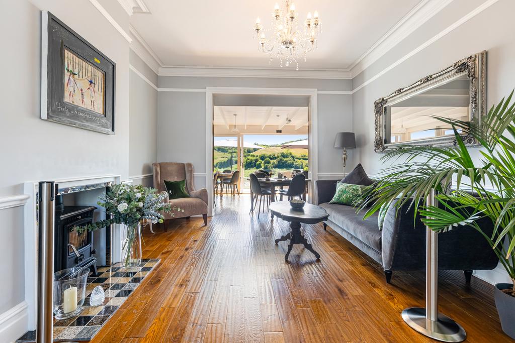 38 Reception Room To Breakfast Room