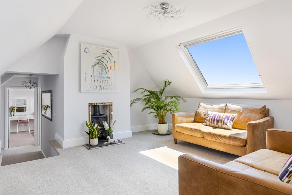 47 Apart Sitting Room