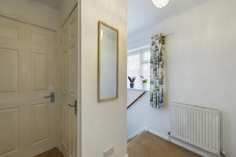 15a Lyne Way, Hemel Hempstead, HP1 3PL