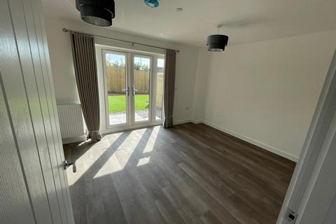 4 bedroom semi-detached house to rent, Waun Fawr, Swansea SA6