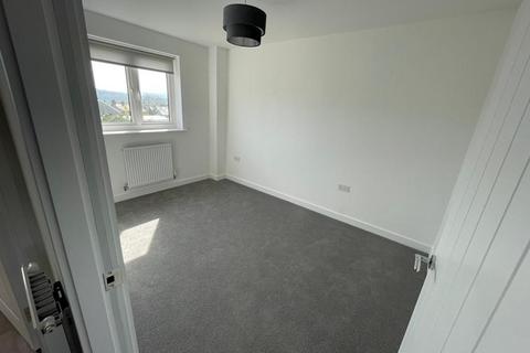 4 bedroom semi-detached house to rent, Waun Fawr, Swansea SA6